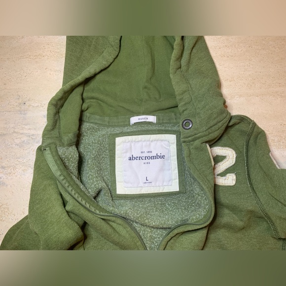 Abercrombie Kids Sweatshirts EUC - Picture 8 of 9